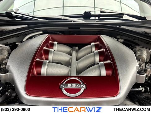 Used 2023 Nissan GT-R Premium w/ Premium Interior Package image 90