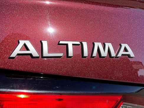 Used 2024 Nissan Altima 2.5 SV image 29