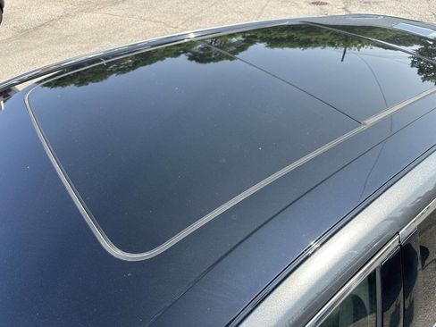 Used 2017 Lincoln MKX Reserve w/ Driver Assistance Package image 9