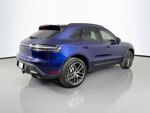Certified 2026 Porsche Macan AWD/4WD image 7