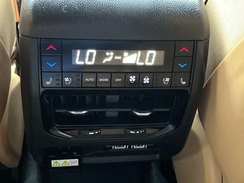 Used 2022 Jeep Grand Cherokee L Summit AWD/4WD image 17