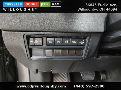 Used 2025 Toyota Tundra Limited AWD/4WD image 28