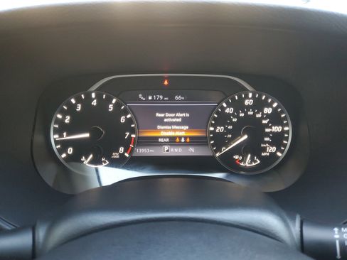 Used 2024 Nissan Frontier SL w/ Technology Package image 23