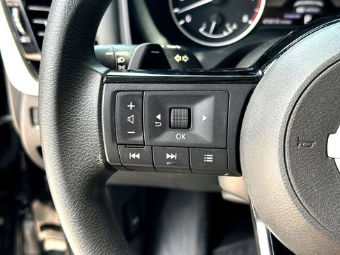 Used 2021 Nissan Rogue SV FWD image 15