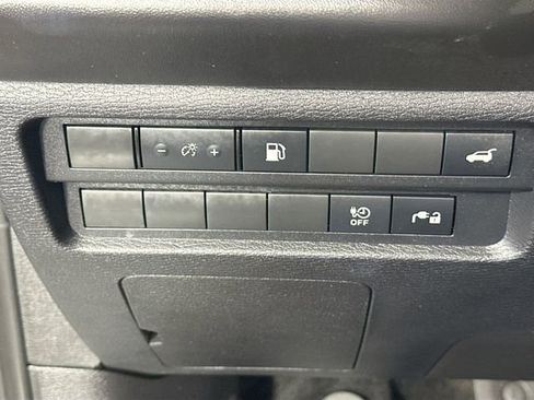 Used 2023 Mitsubishi Outlander SE AWD/4WD image 11