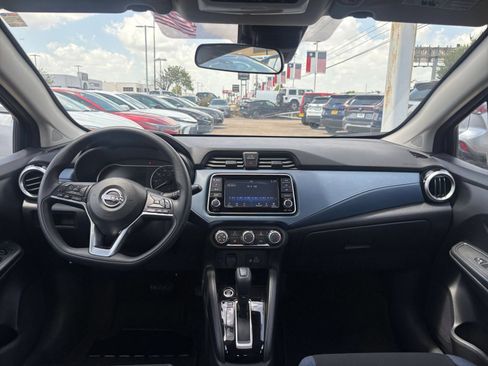 Used 2025 Nissan Versa SV FWD image 30