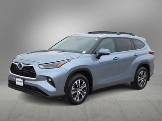 Certified 2024 Toyota Highlander XLE FWD video 1