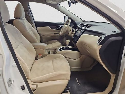 Used 2015 Nissan Rogue SV w/ SV Premium Package image 15