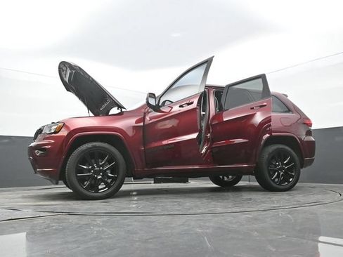 Used 2020 Jeep Grand Cherokee Altitude AWD/4WD image 68