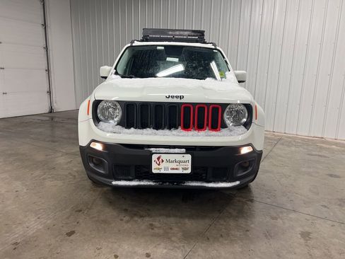 Used 2017 Jeep Renegade Latitude image 3