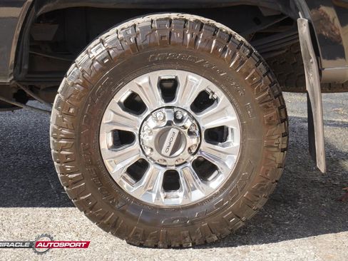 Used 2017 Ford F350 Lariat w/ Lariat Ultimate Package image 13