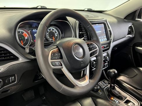 Used 2022 Jeep Cherokee Latitude w/ Sun & Sound Group image 24