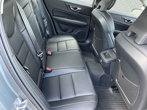 Used 2021 Volvo S60 T5 Momentum w/ Climate Package image 19