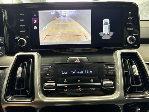 Used 2023 Kia Sorento SX FWD image 4