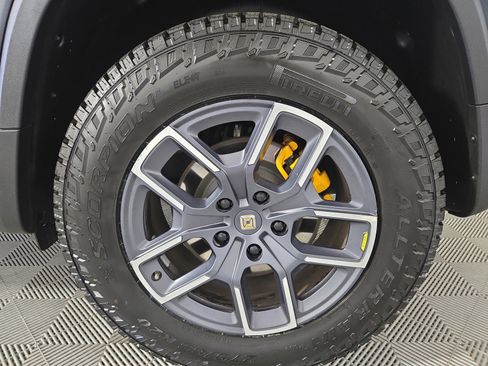 Used 2022 Rivian R1T Launch Edition image 10