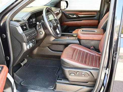 Used 2023 GMC Yukon Denali Ultimate AWD/4WD image 14