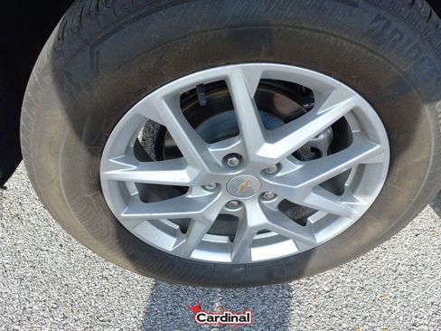 Used 2024 Chevrolet Equinox LS w/ LS Convenience Package image 4