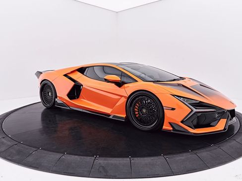 Used 2025 Lamborghini Revuelto AWD/4WD image 22