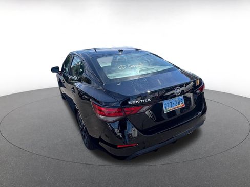 Used 2025 Nissan Sentra SV FWD image 17