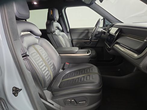 Used 2025 Rivian R1S Adventure Dual AWD/4WD image 24