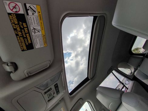 Used 2020 Toyota RAV4 Limited image 16