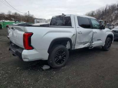 Used 2024 Toyota Tundra Limited AWD/4WD image 4