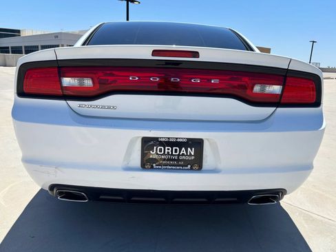 Used 2013 Dodge Charger SE RWD image 7