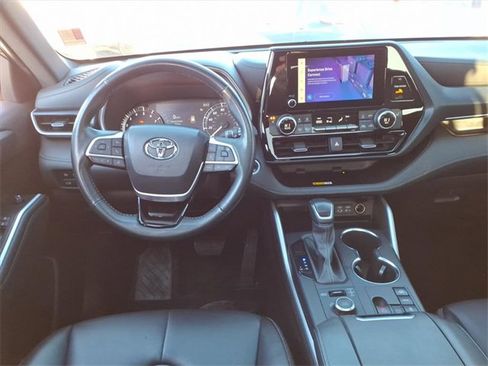 Used 2024 Toyota Highlander XSE image 20