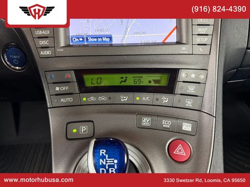 Used 2013 Toyota Prius Four w/ Deluxe Solar Roof Pkg FWD image 35