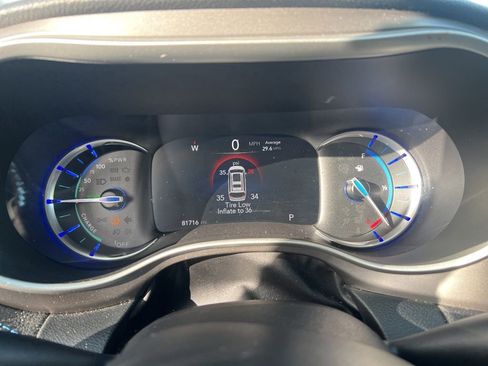 Used 2021 Chrysler Pacifica Touring-L image 14