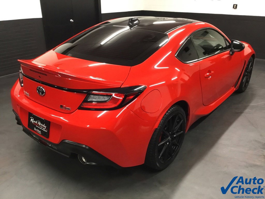 Used 2024 Toyota GR86 Premium RWD image 11