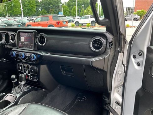 Used 2023 Jeep Wrangler Unlimited Sahara w/ Cold Weather Group AWD/4WD image 13
