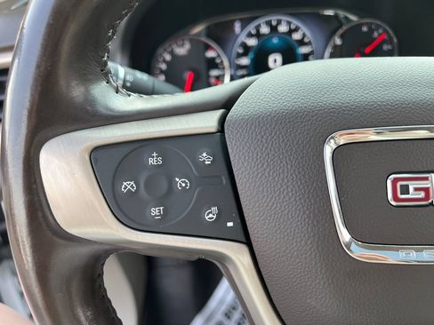 Used 2019 GMC Acadia Denali w/ Technology Package AWD/4WD image 27