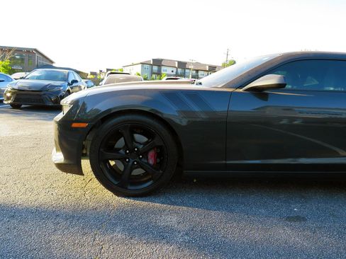 Used 2015 Chevrolet Camaro SS Coupe w/ RS PACKAGE w/ RS Package RWD image 34