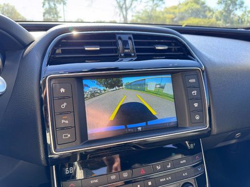 Used 2018 Jaguar XE Prestige AWD/4WD image 19