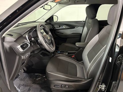 Certified 2023 Chevrolet TrailBlazer LT w/ Convenience Package FWD image 19