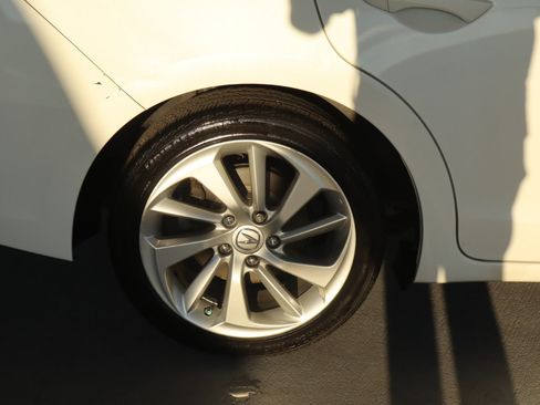 Used 2016 Acura ILX image 5