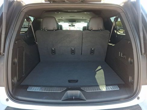 Certified 2022 Chevrolet Suburban RST w/ Luxury Package AWD/4WD image 28