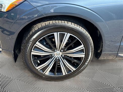 Used 2023 Volvo XC60 B5 Plus image 35