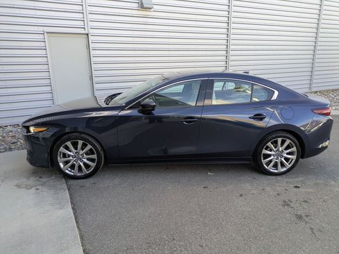 Used 2020 MAZDA MAZDA3 AWD Sedan w/ Premium Package image 2