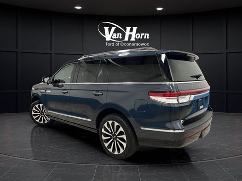 Used 2024 Lincoln Navigator Reserve AWD/4WD image 5