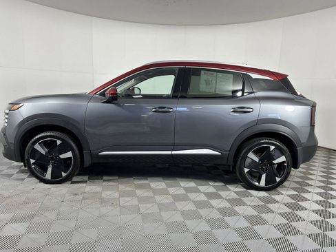 Used 2025 Nissan Kicks SR FWD image 11