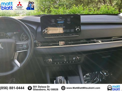 Used 2023 Mitsubishi Outlander SE image 7