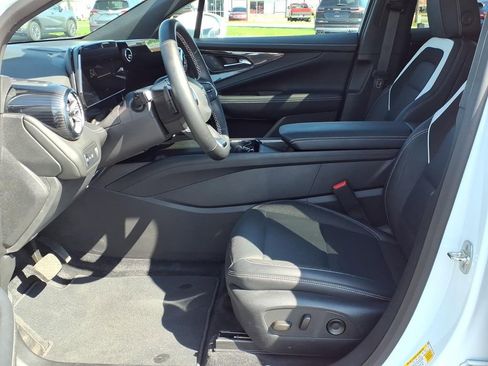 Used 2024 Chevrolet Blazer EV LT AWD/4WD image 19