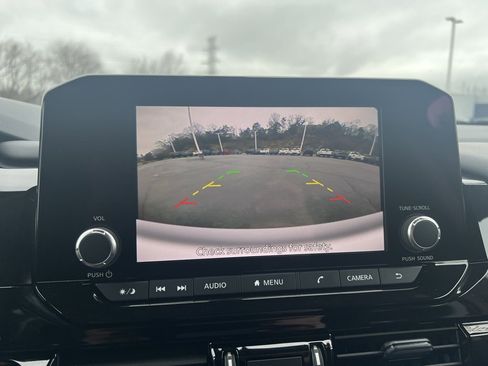 Used 2025 Nissan Pathfinder SV image 22