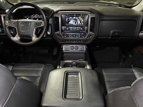 Used 2017 GMC Sierra 2500 Denali w/ Duramax Plus Package AWD/4WD image 45