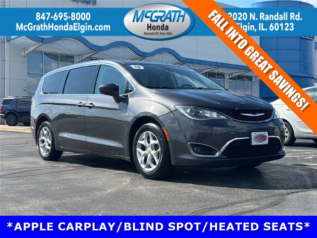 Used 2019 Chrysler Pacifica Touring Plus w/ Tire & Wheel Group FWD image 1