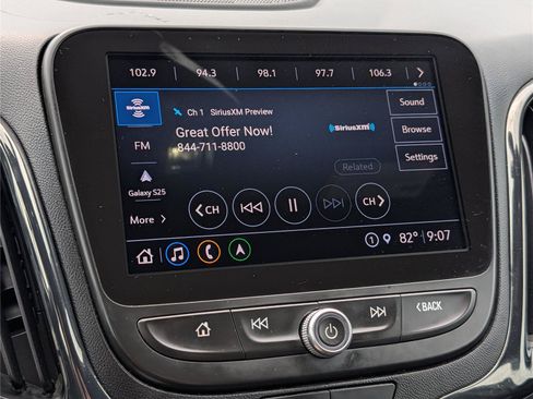 Used 2022 Chevrolet Equinox RS w/ RS Leather Package FWD image 16