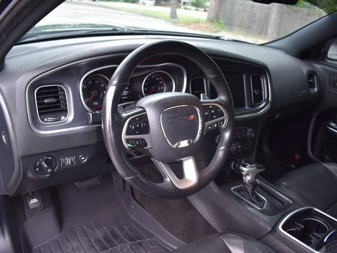 Used 2018 Dodge Charger R/T w/ Premium Group RWD image 13