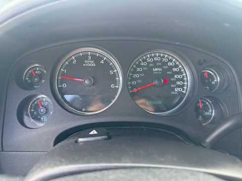 Used 2013 Chevrolet Tahoe LTZ AWD/4WD image 17